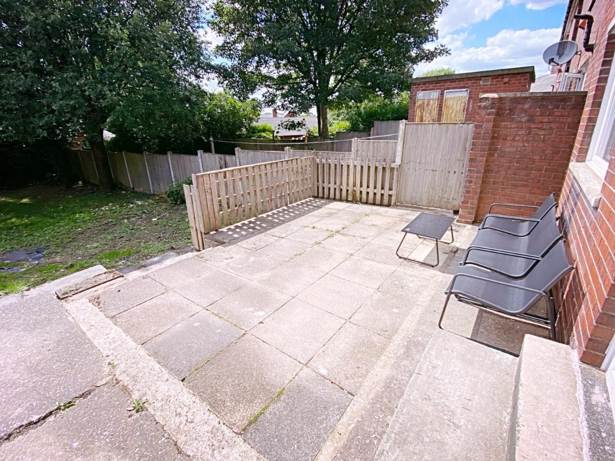 Entire 3-Bedroom Home In Oldham - Guest House Eksteriør bilde