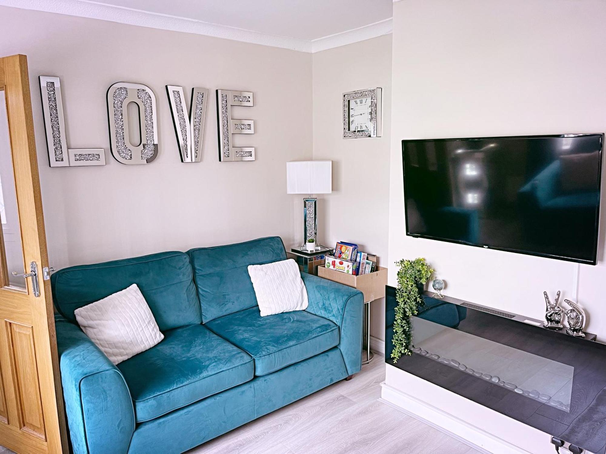 Entire 3-Bedroom Home In Oldham - Guest House Eksteriør bilde